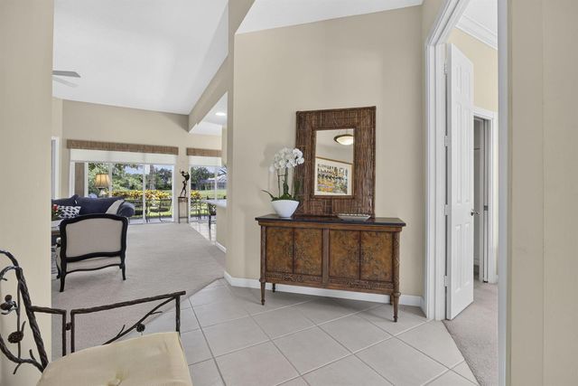 8704 Oldham Way, Palm Beach Gardens, FL 33412