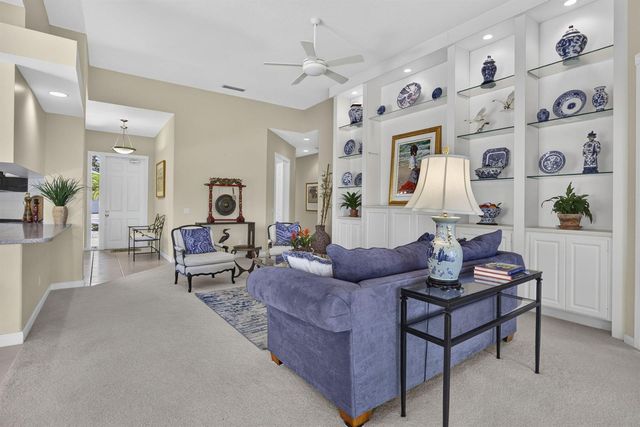 8704 Oldham Way, Palm Beach Gardens, FL 33412