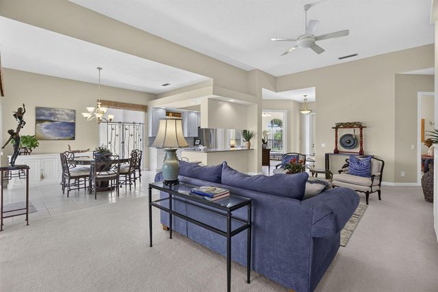 8704 Oldham Way, Palm Beach Gardens, FL 33412