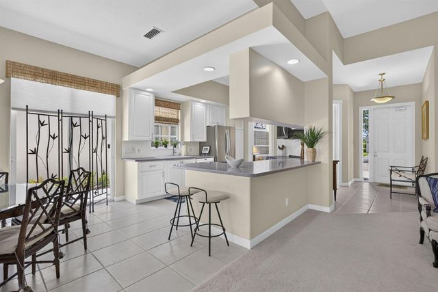 8704 Oldham Way, Palm Beach Gardens, FL 33412