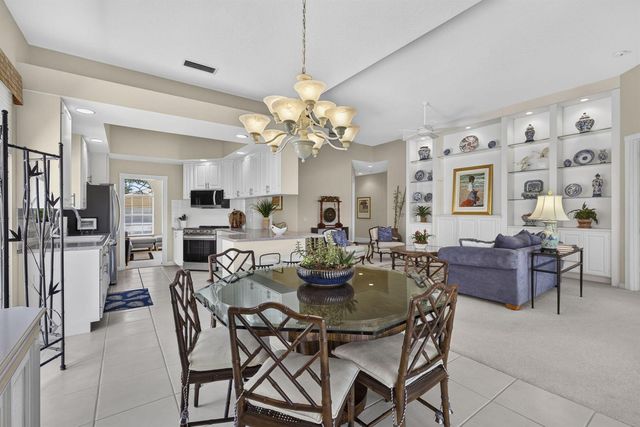 8704 Oldham Way, Palm Beach Gardens, FL 33412