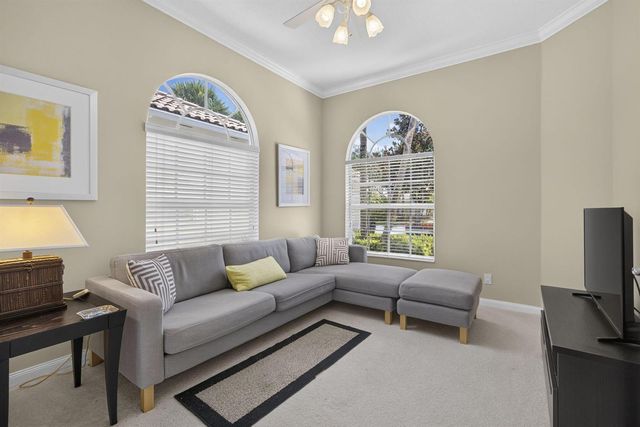 8704 Oldham Way, Palm Beach Gardens, FL 33412