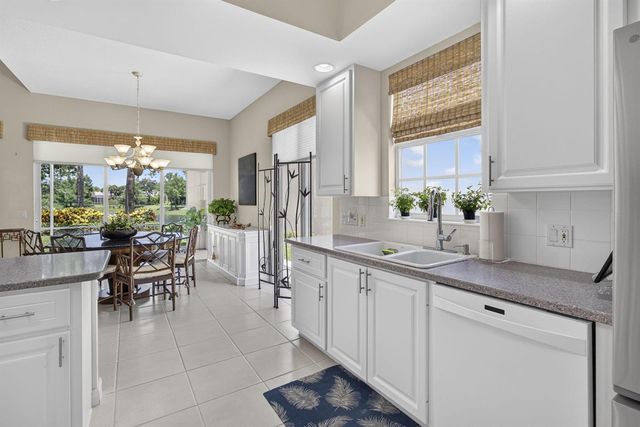 8704 Oldham Way, Palm Beach Gardens, FL 33412