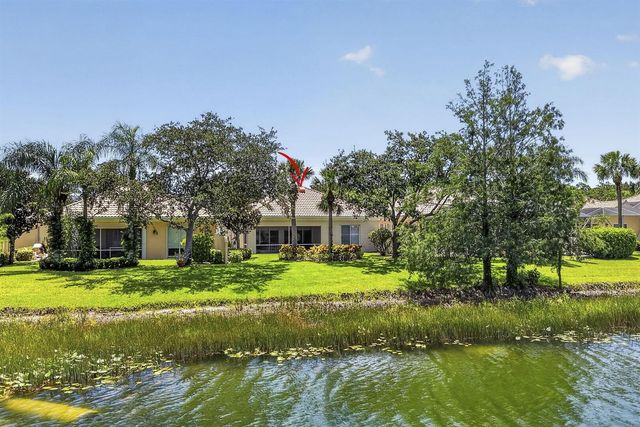 8704 Oldham Way, Palm Beach Gardens, FL 33412