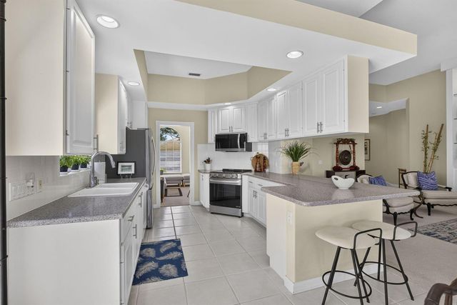 8704 Oldham Way, Palm Beach Gardens, FL 33412