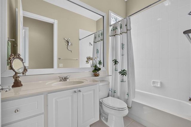 8704 Oldham Way, Palm Beach Gardens, FL 33412