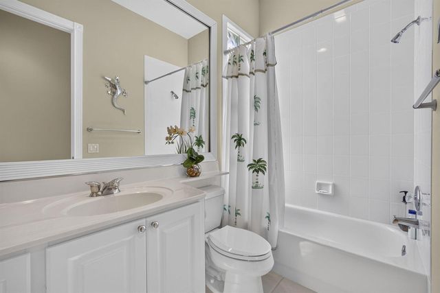 8704 Oldham Way, Palm Beach Gardens, FL 33412