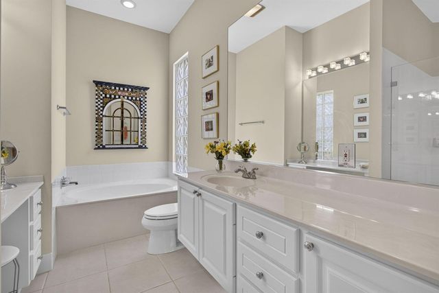 8704 Oldham Way, Palm Beach Gardens, FL 33412