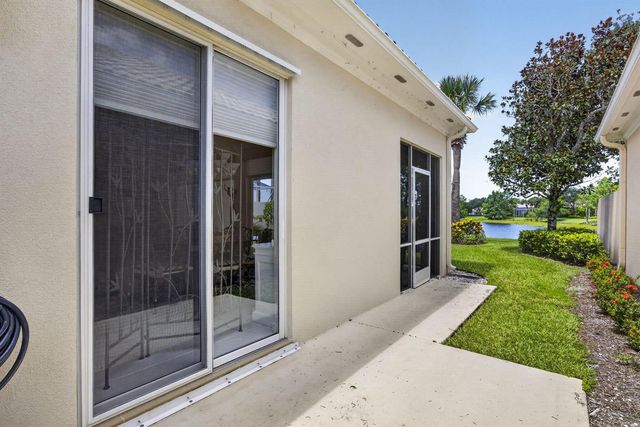 8704 Oldham Way, Palm Beach Gardens, FL 33412