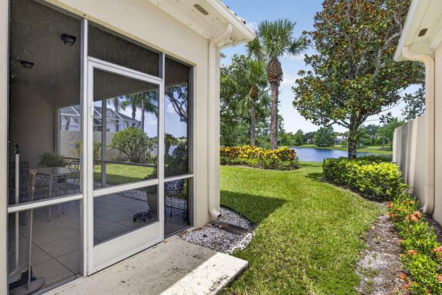 8704 Oldham Way, Palm Beach Gardens, FL 33412