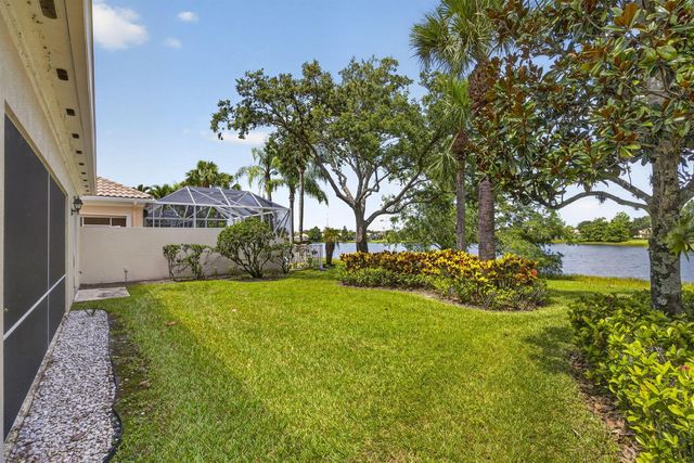8704 Oldham Way, Palm Beach Gardens, FL 33412