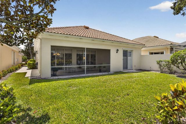 8704 Oldham Way, Palm Beach Gardens, FL 33412