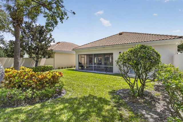8704 Oldham Way, Palm Beach Gardens, FL 33412