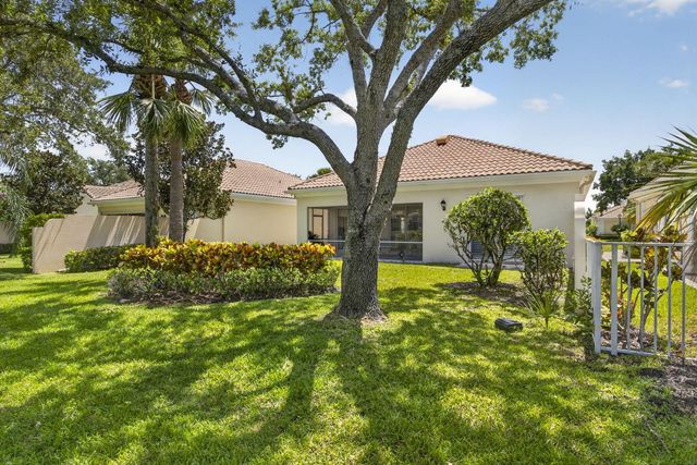 8704 Oldham Way, Palm Beach Gardens, FL 33412