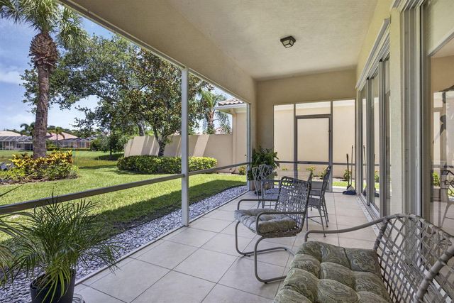 8704 Oldham Way, Palm Beach Gardens, FL 33412