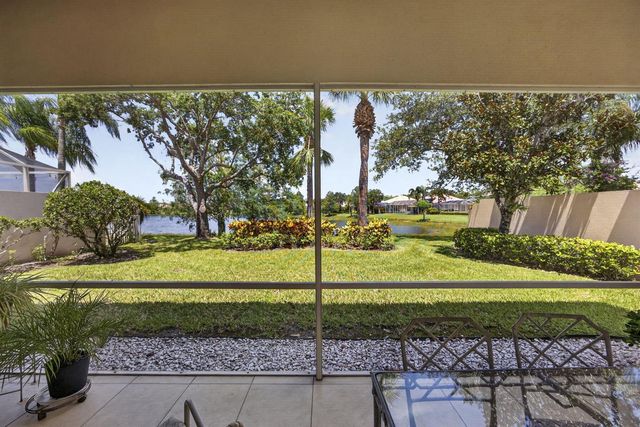 8704 Oldham Way, Palm Beach Gardens, FL 33412