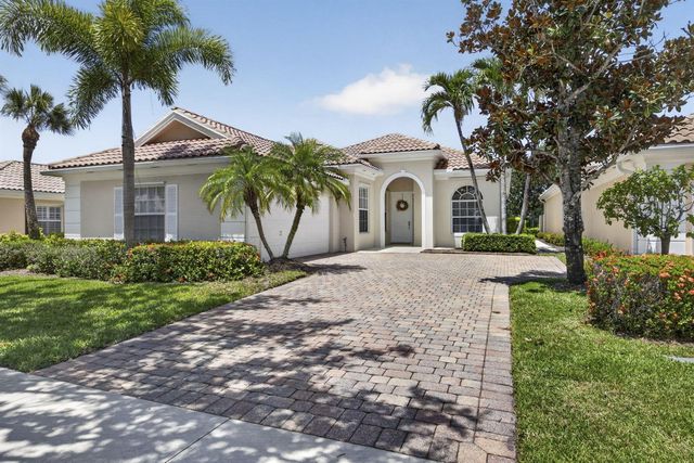 8704 Oldham Way, Palm Beach Gardens, FL 33412