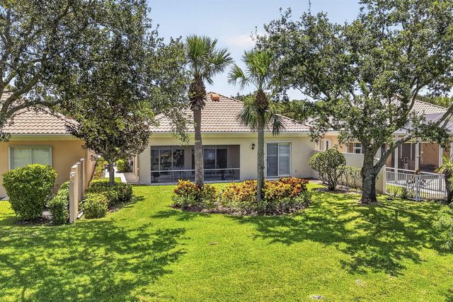 8704 Oldham Way, Palm Beach Gardens, FL 33412