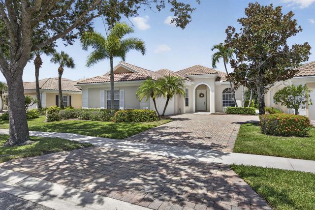 8704 Oldham Way, Palm Beach Gardens, FL 33412