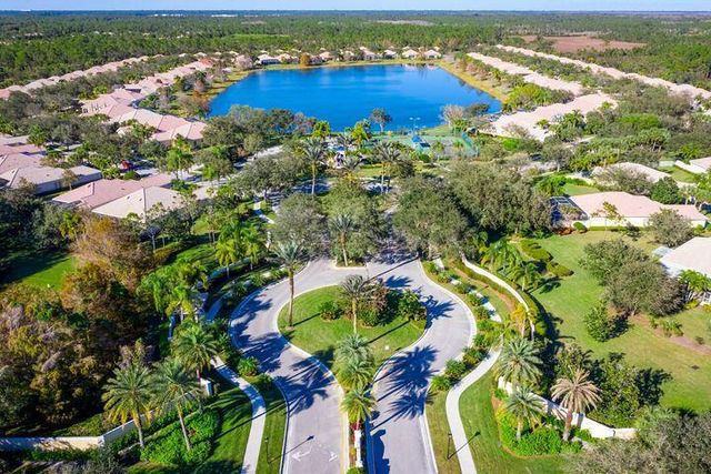 8704 Oldham Way, Palm Beach Gardens, FL 33412