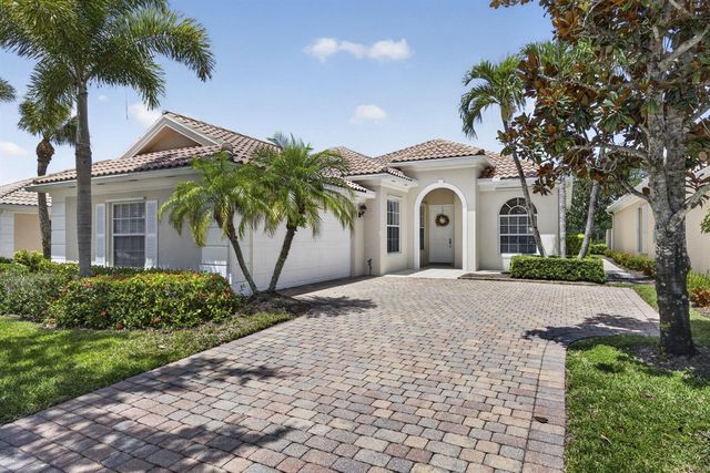 8704 Oldham Way, Palm Beach Gardens, FL 33412