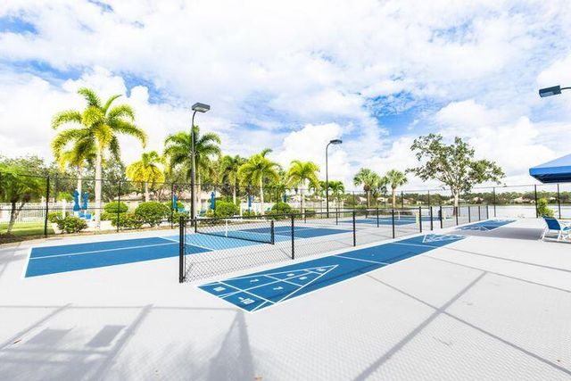 8704 Oldham Way, Palm Beach Gardens, FL 33412