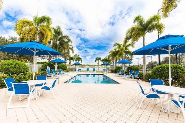 8704 Oldham Way, Palm Beach Gardens, FL 33412