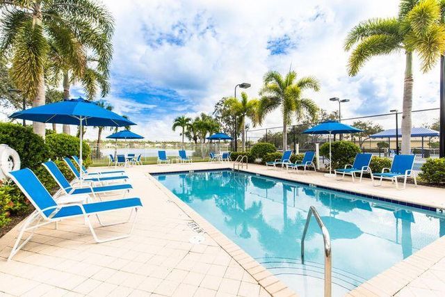 8704 Oldham Way, Palm Beach Gardens, FL 33412
