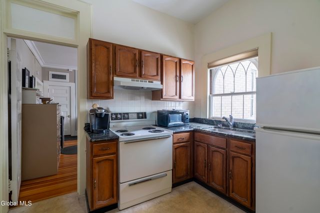 48 Union Ave 3, Saratoga Springs, NY 12866