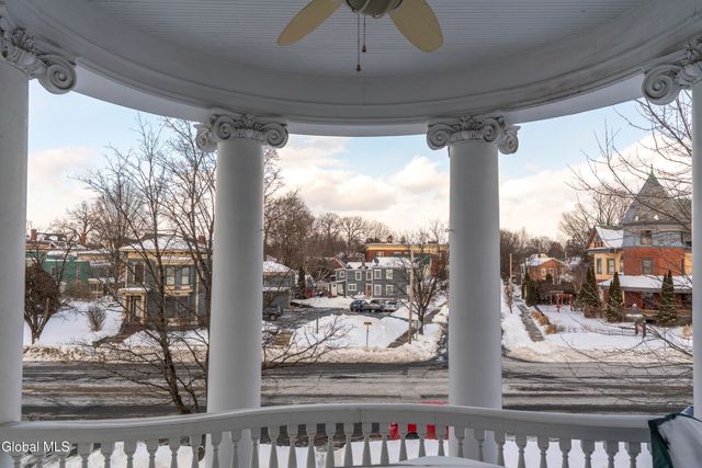 48 Union Ave 3, Saratoga Springs, NY 12866