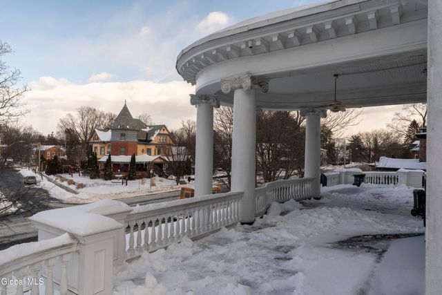 48 Union Ave 3, Saratoga Springs, NY 12866