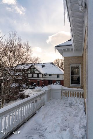 48 Union Ave 3, Saratoga Springs, NY 12866