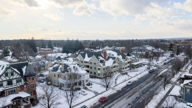 48 Union Ave 3, Saratoga Springs, NY 12866