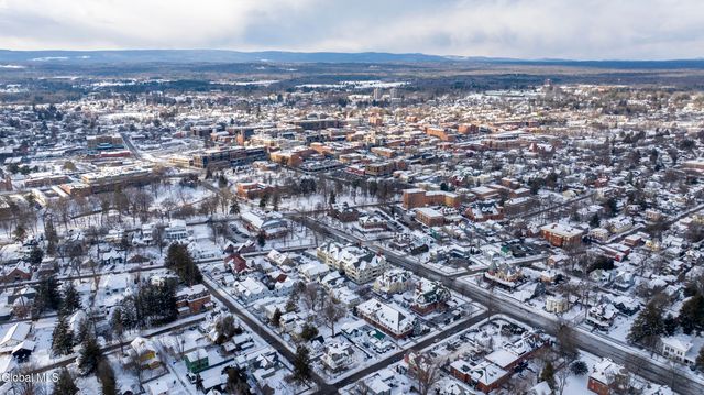 48 Union Ave 3, Saratoga Springs, NY 12866