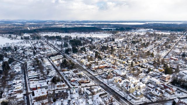 48 Union Ave 3, Saratoga Springs, NY 12866