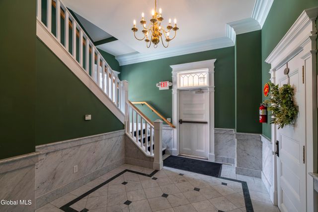 48 Union Ave 3, Saratoga Springs, NY 12866