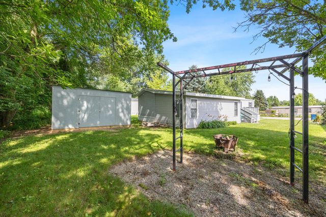 8787 Country View Drive Nw, Alpine Twp, MI 49345