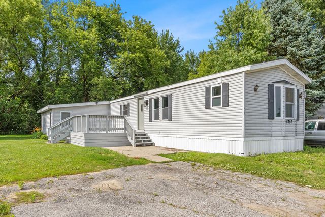8787 Country View Drive Nw, Alpine Twp, MI 49345