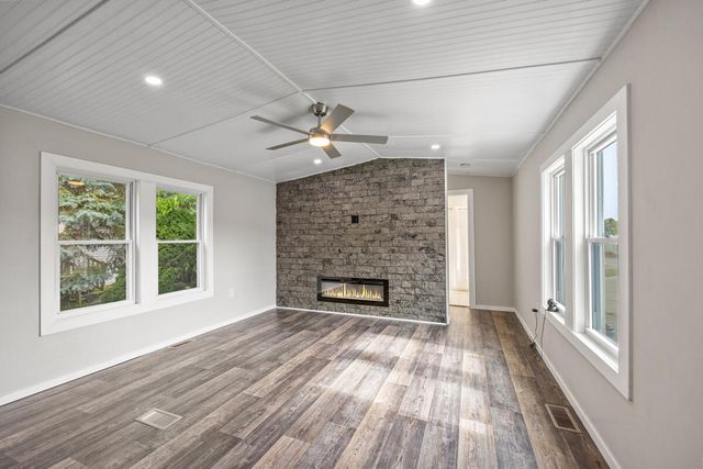 8787 Country View Drive Nw, Alpine Twp, MI 49345