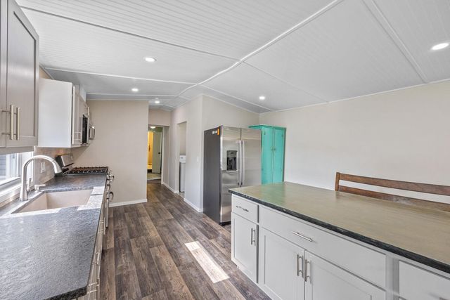 8787 Country View Drive Nw, Alpine Twp, MI 49345