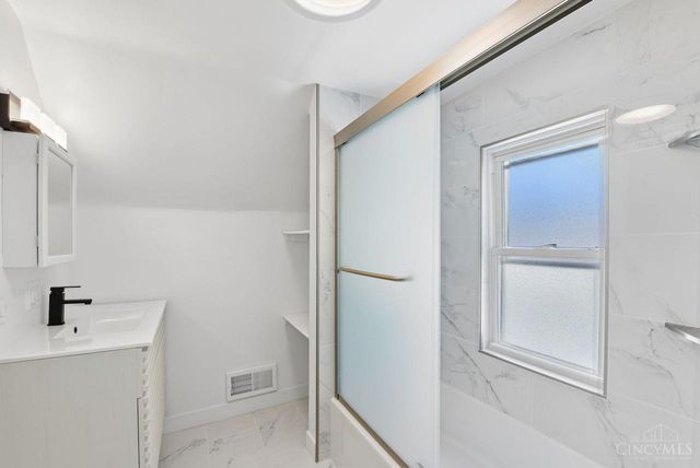 4903 Roanoke Street, Cincinnati, OH 45227