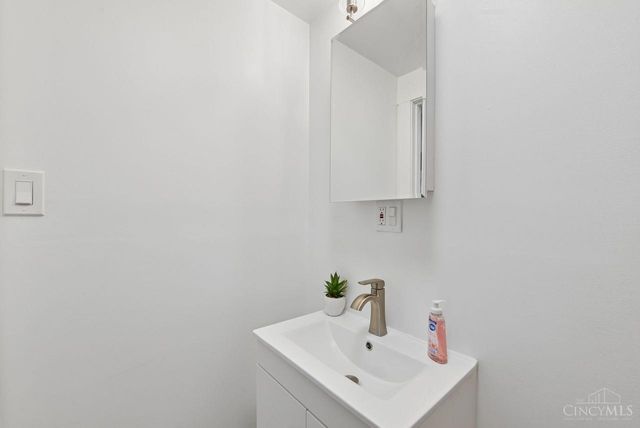 4903 Roanoke Street, Cincinnati, OH 45227