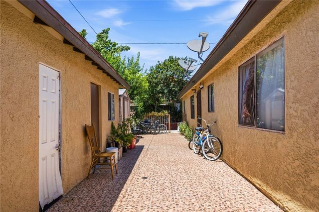 4035 Beck, Bell, CA 90201