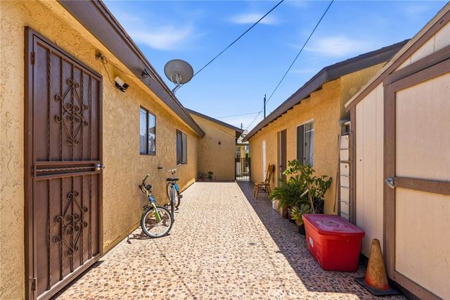 4035 Beck, Bell, CA 90201