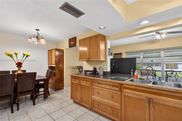 4271 NW 49th Terrace, Lauderdale Lakes, FL 33319