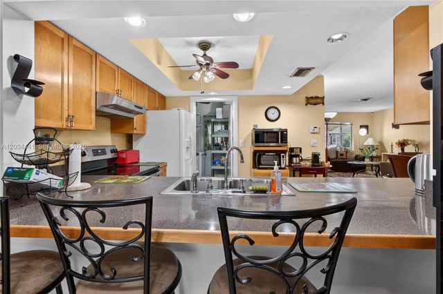 4271 NW 49th Terrace, Lauderdale Lakes, FL 33319