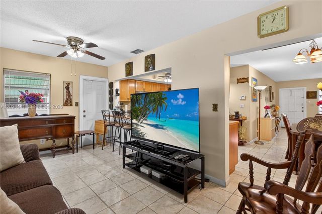 4271 NW 49th Terrace, Lauderdale Lakes, FL 33319