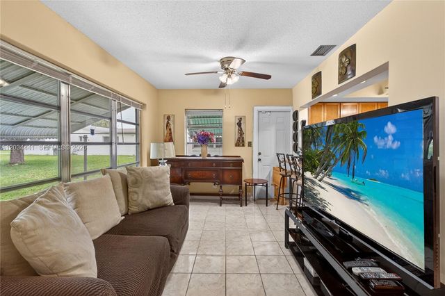 4271 NW 49th Terrace, Lauderdale Lakes, FL 33319