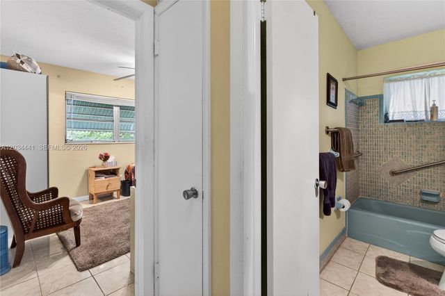 4271 NW 49th Terrace, Lauderdale Lakes, FL 33319
