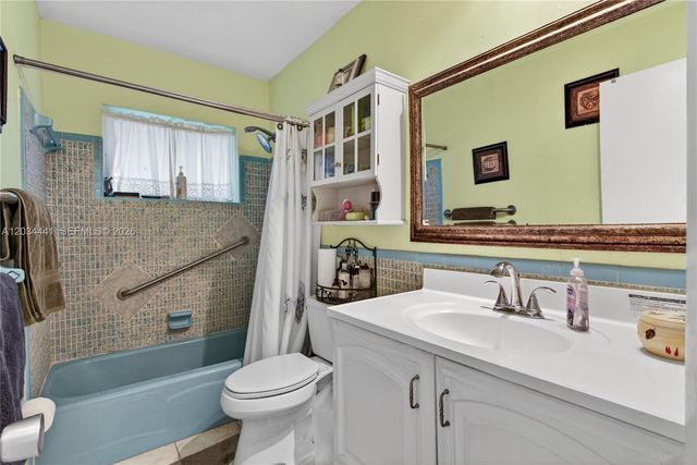 4271 NW 49th Terrace, Lauderdale Lakes, FL 33319